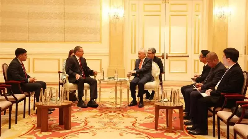 Đồng chí Lê Hoài Trung, Bí thư Trung ương Đảng, Chánh Văn phòng Trung ương Đảng, tiếp đồng chí Jesús Faria, Phó Chủ tịch Đảng Xã hội Chủ nghĩa thống nhất Venezuela cầm quyền (PSUV). (Nguồn: TTXVN) Đồng chí Lê Hoài Trung, Bí thư Trung ương Đảng, Chánh Văn phòng Trung ương Đảng, tiếp đồng chí Jesús Faria, Phó Chủ tịch Đảng Xã hội Chủ nghĩa thống nhất Venezuela cầm quyền (PSUV). (Nguồn: TTXVN)