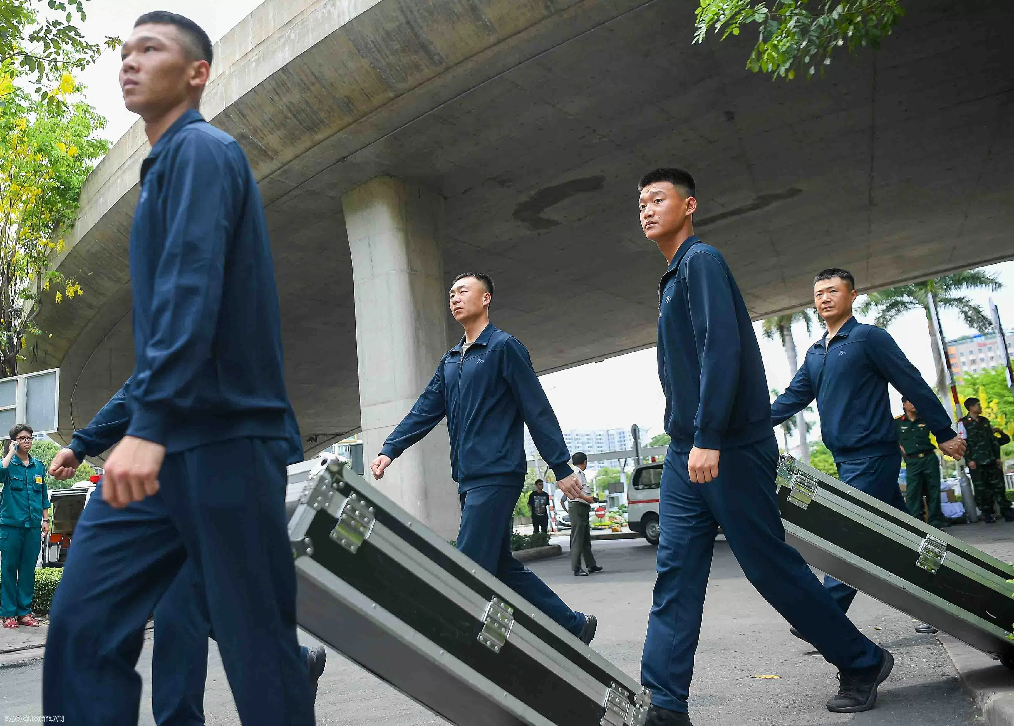 Vietnam bids farewell to Chinese, Lao and Cambodian military delegations after completing parade mission