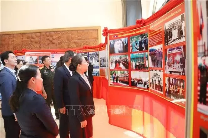 Photo exhibition in Vientiane celebrates Vietnam’s April 30 victory anniversary Photo exhibition in Vientiane celebrates Vietnam’s April 30 victory anniversary