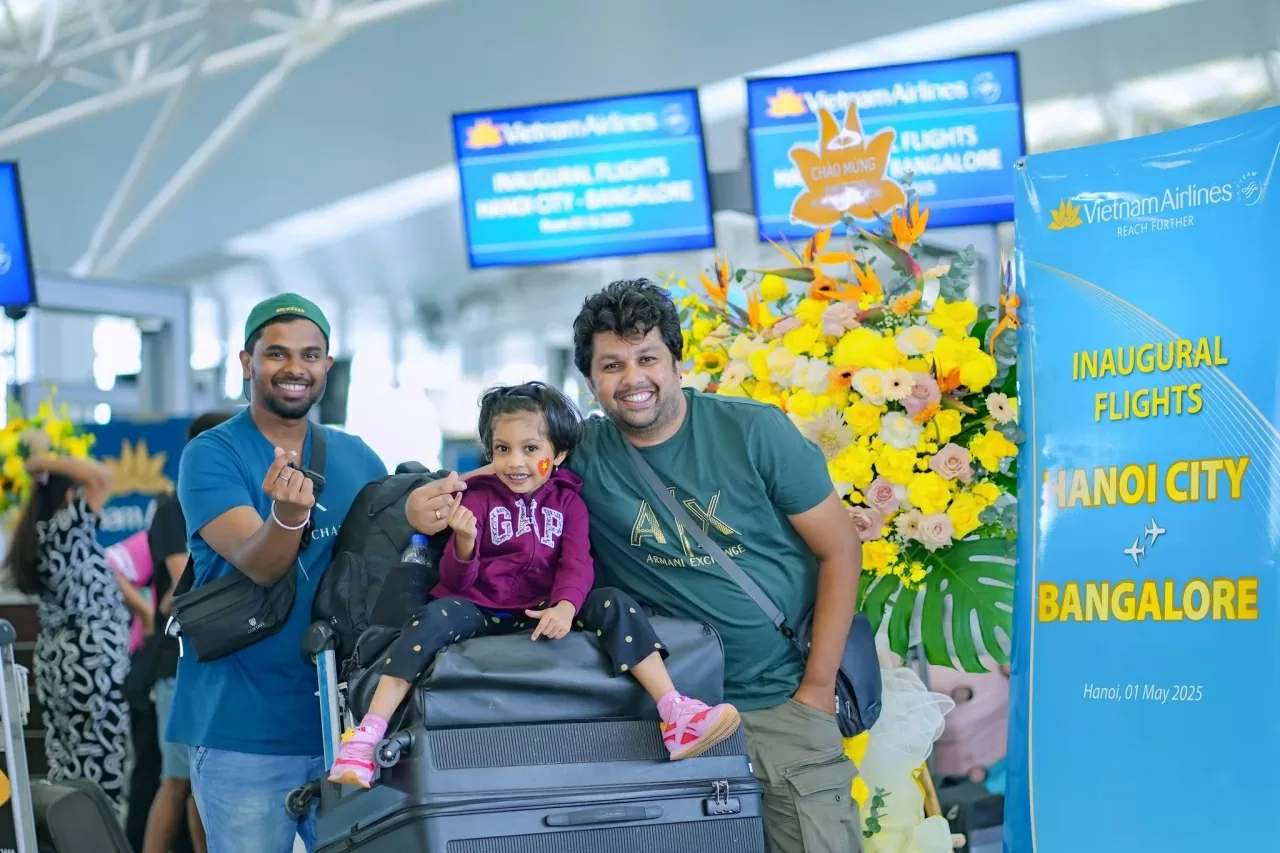 National flag carrier Vietnam Airlines has launched a new direct flight route connecting Hanoi with Bengaluru - India’s leading tech hub, with four weekly round-trip flights. (Photo: Vietnam Airlines) National flag carrier Vietnam Airlines has launched a new direct flight route connecting Hanoi with Bengaluru - India’s leading tech hub, with four weekly round-trip flights. (Photo: Vietnam Airlines)