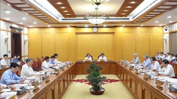 Politburo, Secretariat assess progress in organisational restructuring and administrative reform