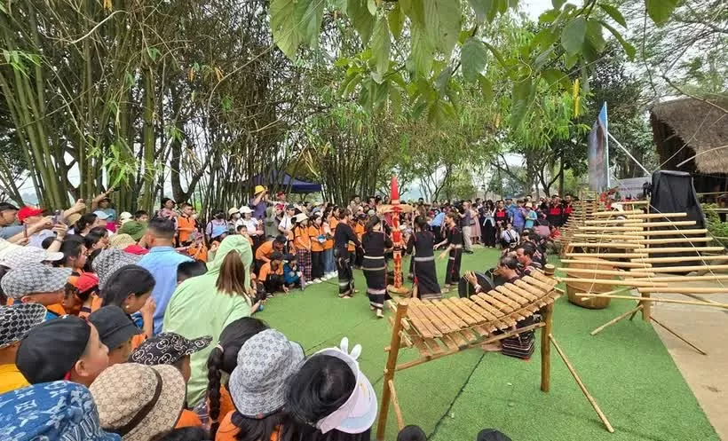 The Vietnam National Village for Ethnic Culture and Tourism continues to enhance its daily and weekend activities to promote interethnic and regional exchange and attract more tourists. (Photo: VNA) The Vietnam National Village for Ethnic Culture and Tourism continues to enhance its daily and weekend activities to promote interethnic and regional exchange and attract more tourists. (Photo: VNA)