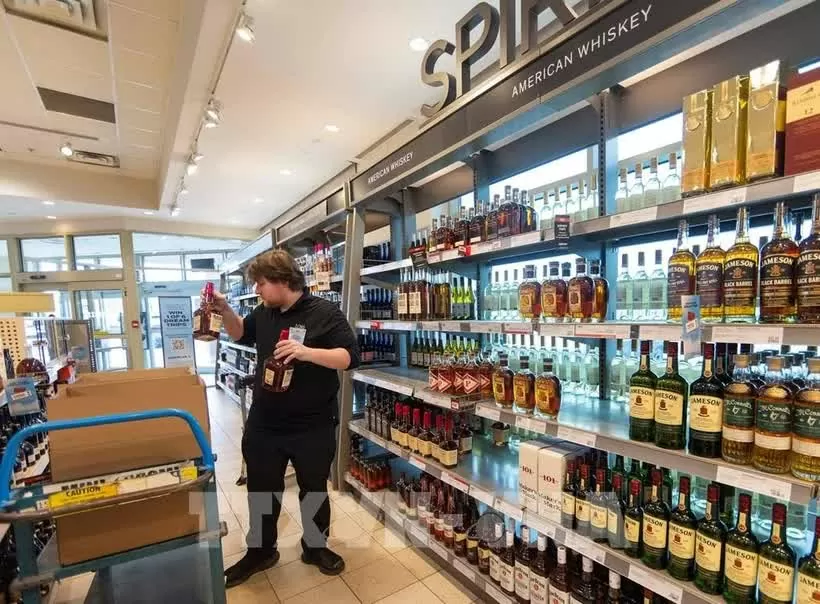 Vietnamese businesses tap into emerging market trends in Canada. Goods on display at a supermarket in Vancouver, Canada. (Photo: Xinhua/VNA)