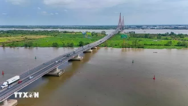 Can Tho Bridge spans Hau River, connecting Can Tho city and Vinh Long province. (Photo: VNA)