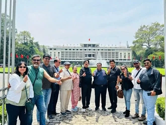 Indian tourists visit the Independence Palace in Ho Chi Minh City. (Photo: VNA)
