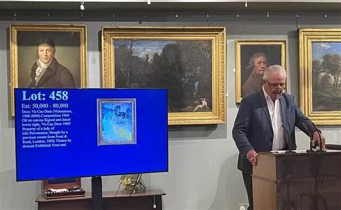 A painting by artist Vu Cao Dam is successfully auctioned for 45,000 GBP. (Source: VNA)
