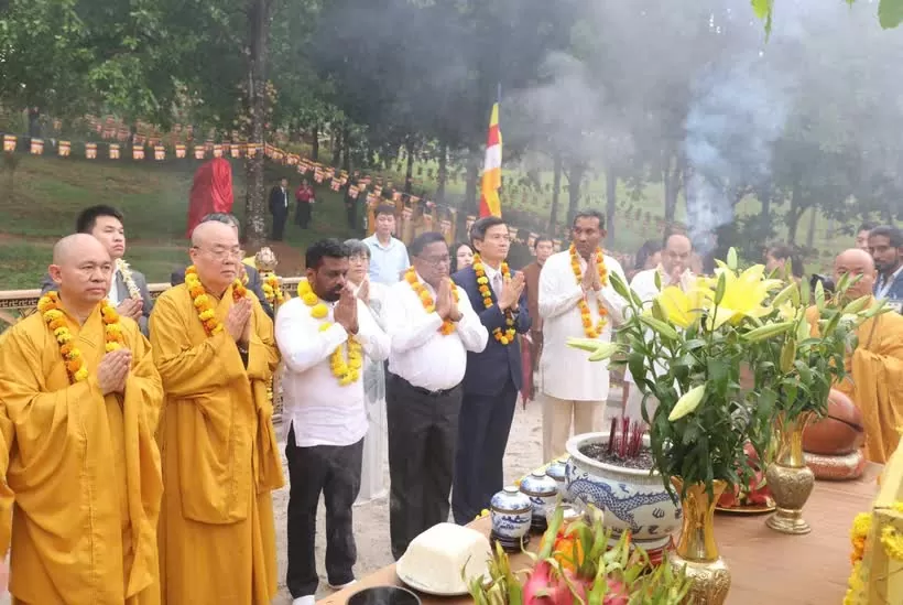 Sri Lankan President visits Bai Dinh Pagoda Sri Lankan President visits Bai Dinh Pagoda
