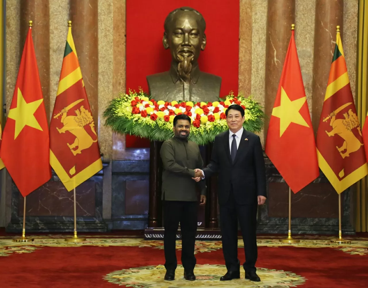President Luong Cuong and Sri Lankan President Anura Kumara Dissanayaka hold talks in Hanoi