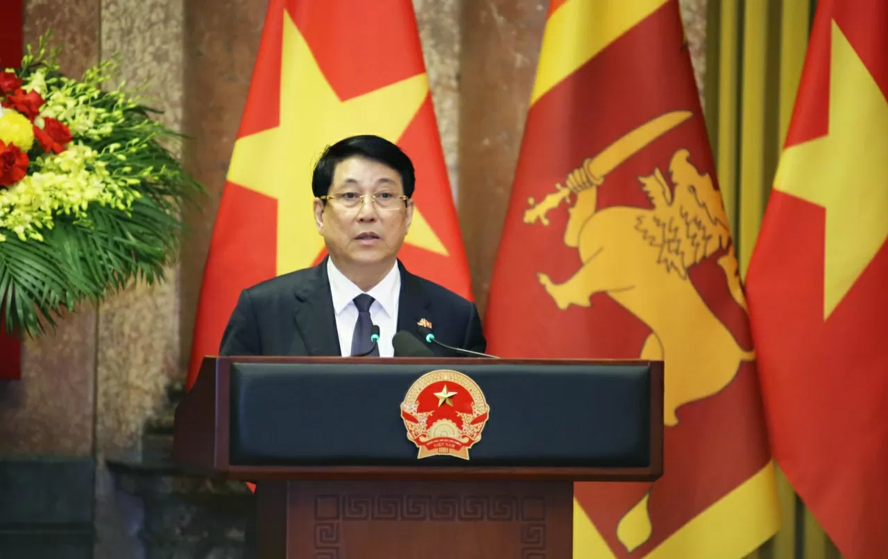 Vietnam, Sri Lanka Presidents hold joint press conference, vow to promote relations