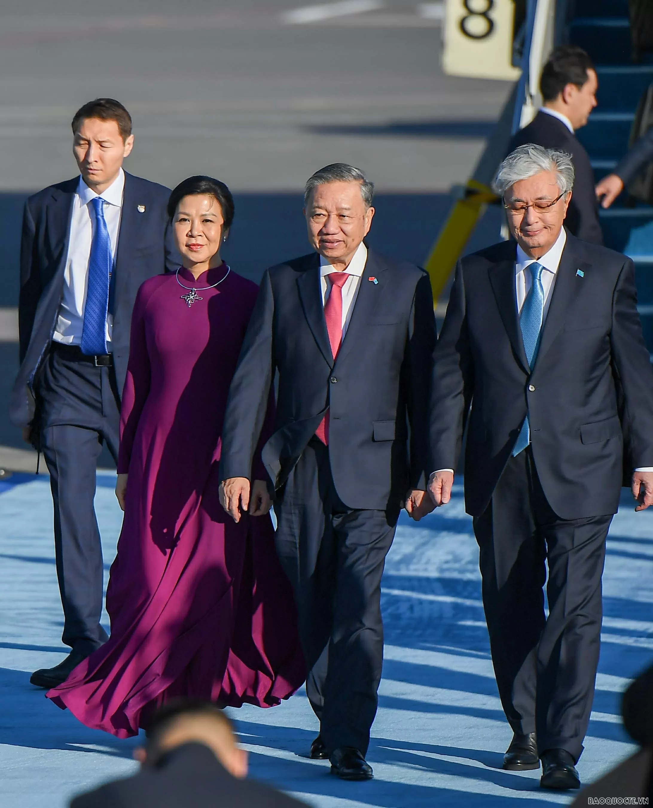 Tổng Bí thư Tô Lâm và Phu nhân đến Astana, bắt đầu thăm cấp Nhà nước Kazakhstan Tổng Bí thư Tô Lâm và Phu nhân đến Astana, bắt đầu thăm cấp Nhà nước Kazakhstan