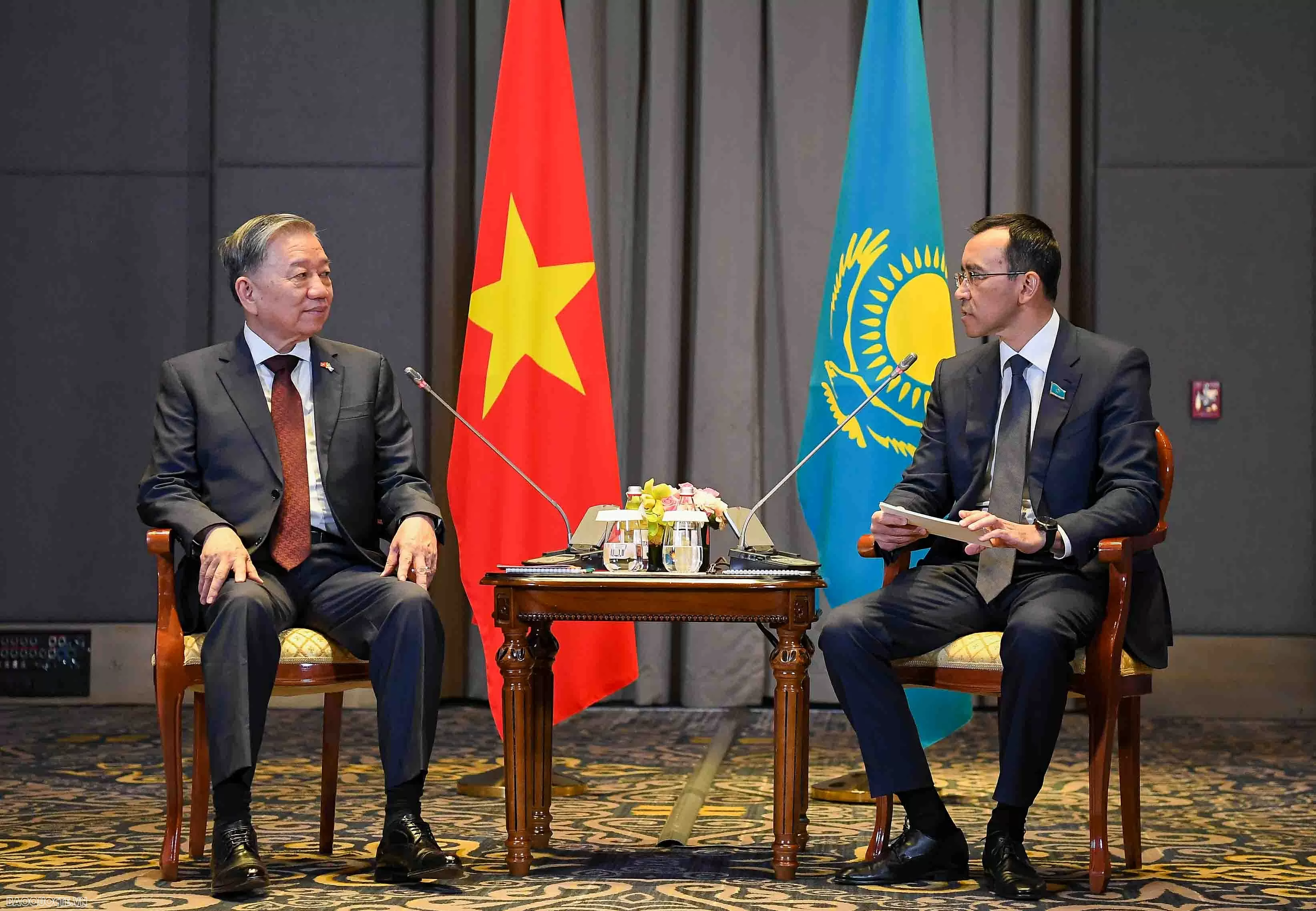Party General Secretary To Lam meets with Chairman of Kazakh Senate in Astana
