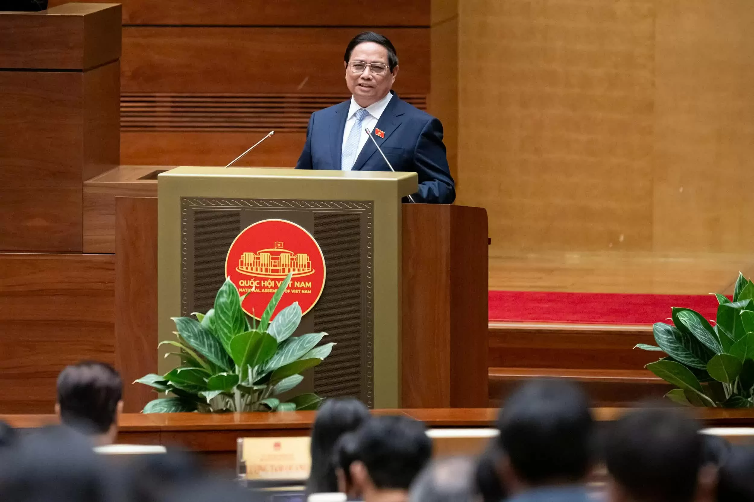 Prime Minister Pham Minh Chinh: Many localities have double-digit growth in the first 4 months of the year
