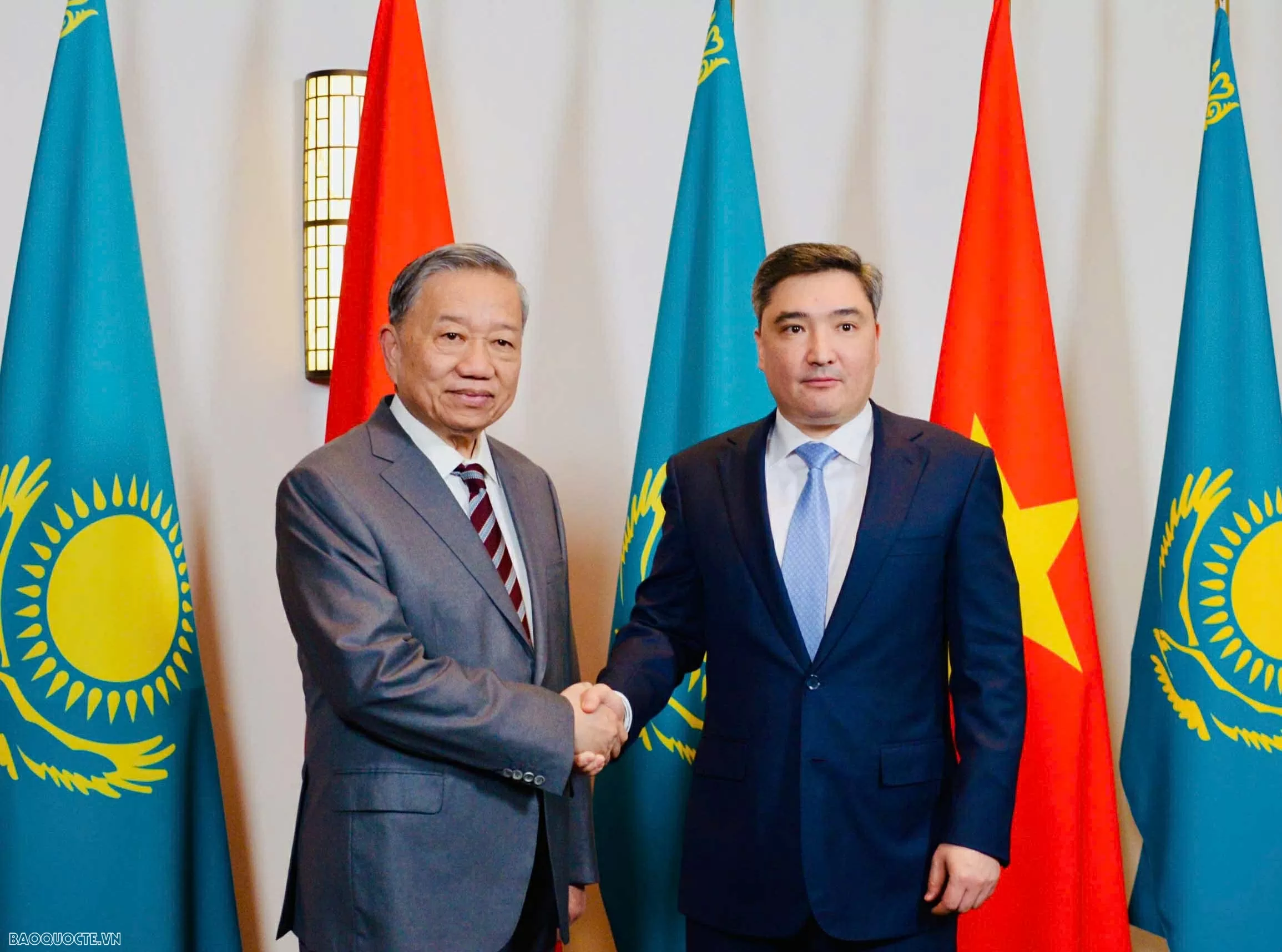 Party General Secretary To Lam receives Kazakh Prime Minister in Astana