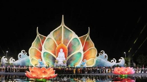 More than 10,000 people pray for peace as part of the UN Day of Vesak 2025
