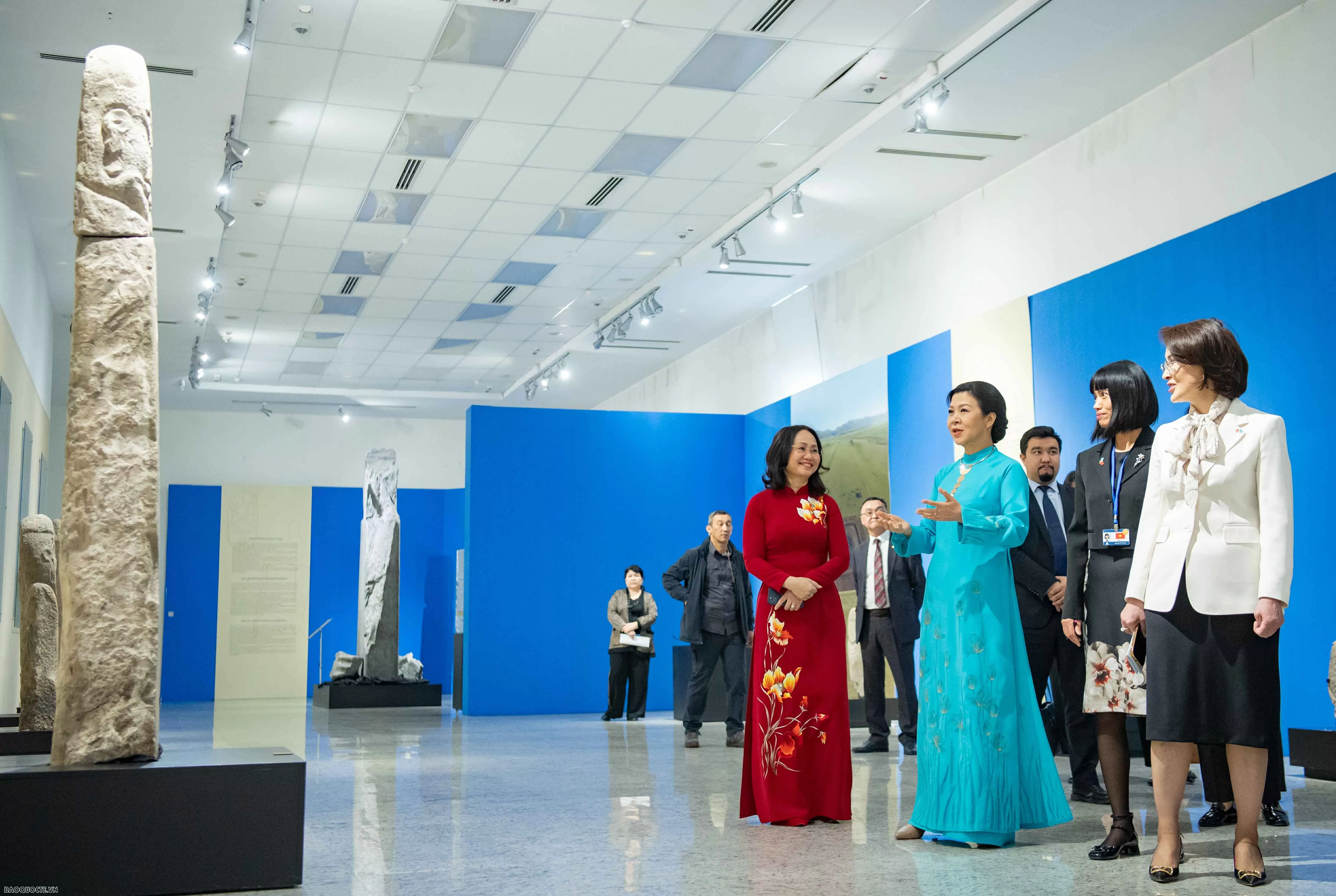 Party General Secretary’s spouse visits Kazakhstan paralympic training centre, national museum