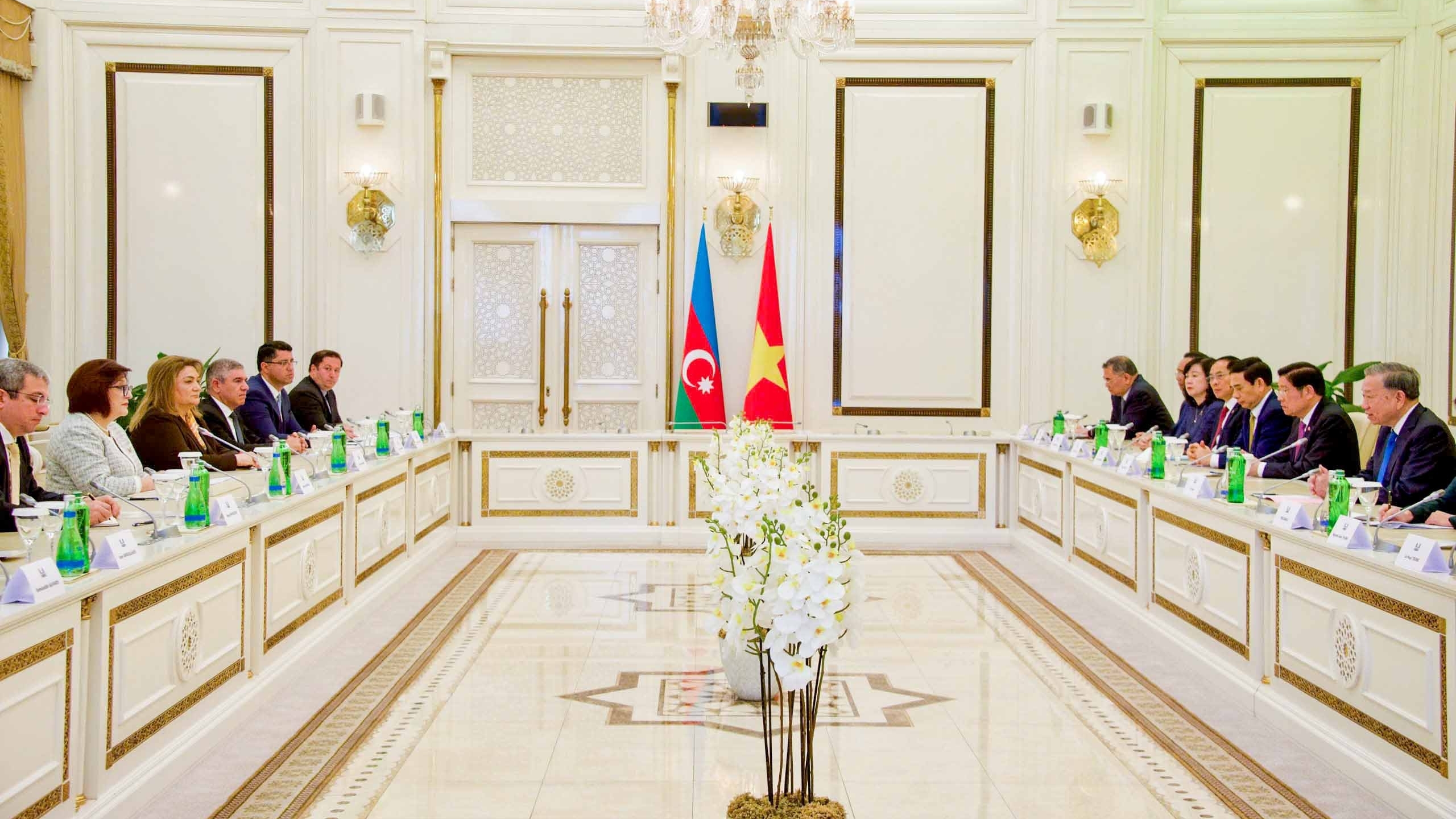 Party General Secretary To Lam meets with Speaker of Azerbaijani National Assembly
