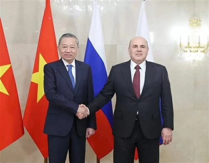 Vietnam ready to work with Russia to elevate relations: Party leader