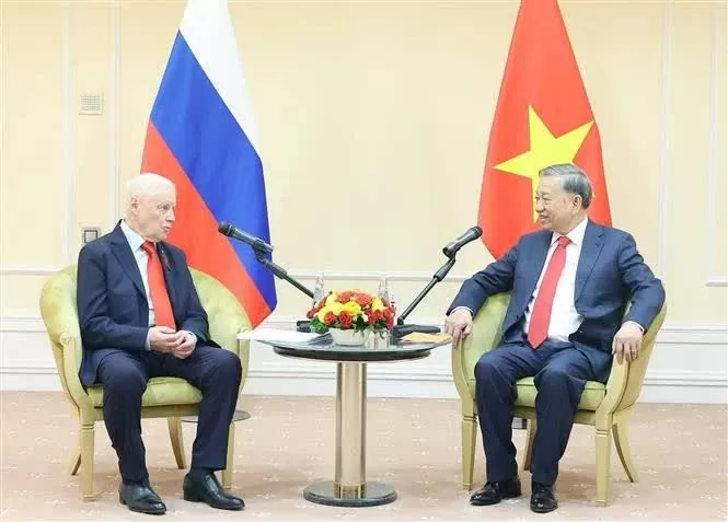 General Secretary To Lam meets with Russian Party leader