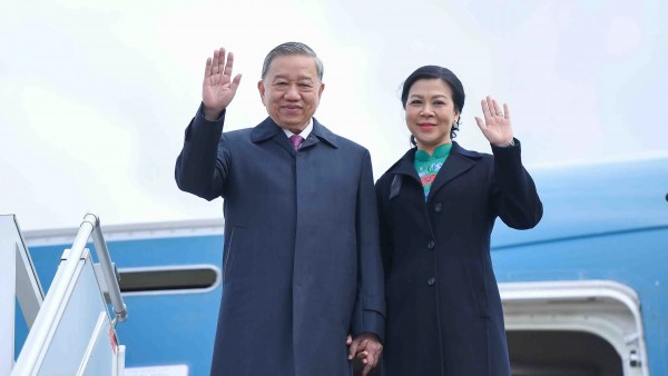 Party General Secretary begins state visit to Belarus