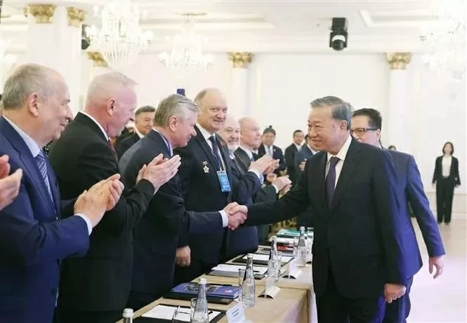 Party General Secretary To Lam meets with Russian experts, intellectuals in Moscow Party General Secretary To Lam meets with Russian experts, intellectuals in Moscow