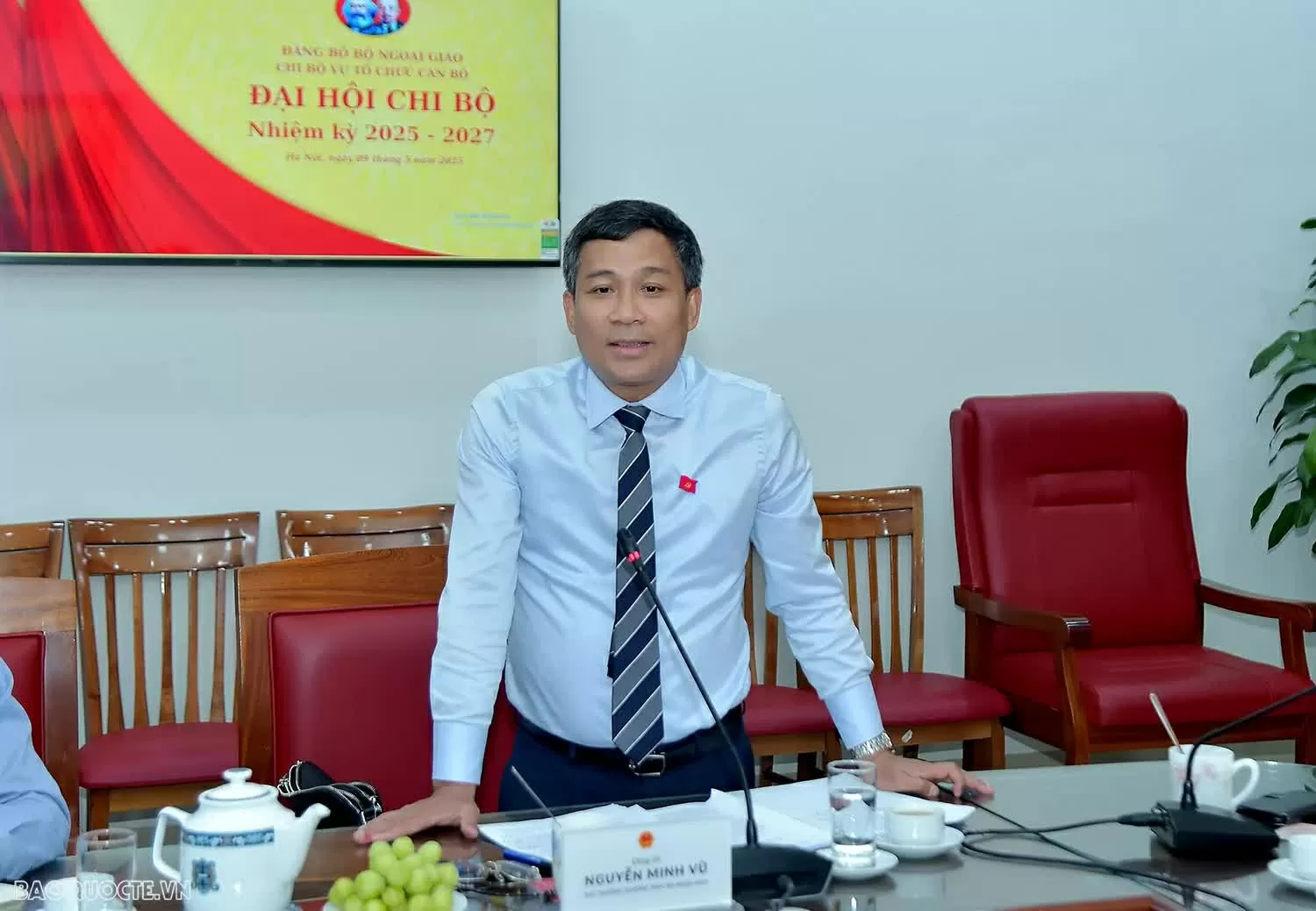 Promoting the role of the political nucleus, improving effectiveness of the organization and personnel work of the Ministry of Foreign Affairs in the