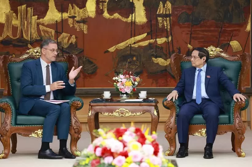 Prime Minister receives French Ambassador Prime Minister receives French Ambassador