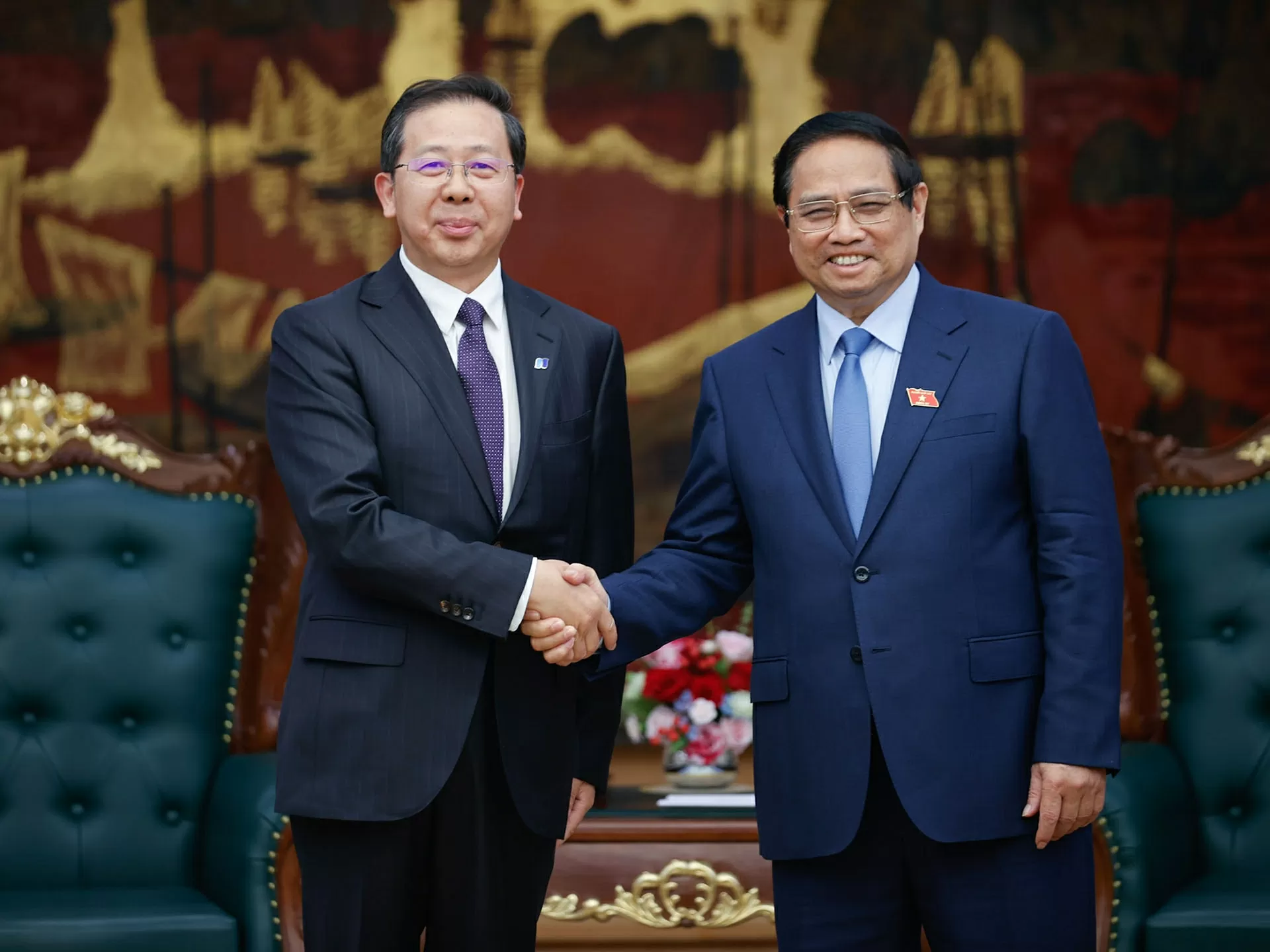 Thủ tướng Phạm Minh Chính tiếp ông Bành Cương Bình, Chủ tịch Hội đồng quản trị Tập đoàn Hoa Điện Trung Quốc. (Nguồn: VGP)