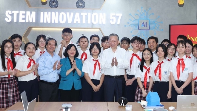 Party General Secretary To Lam requests promoting innovation, digital transformation in schools