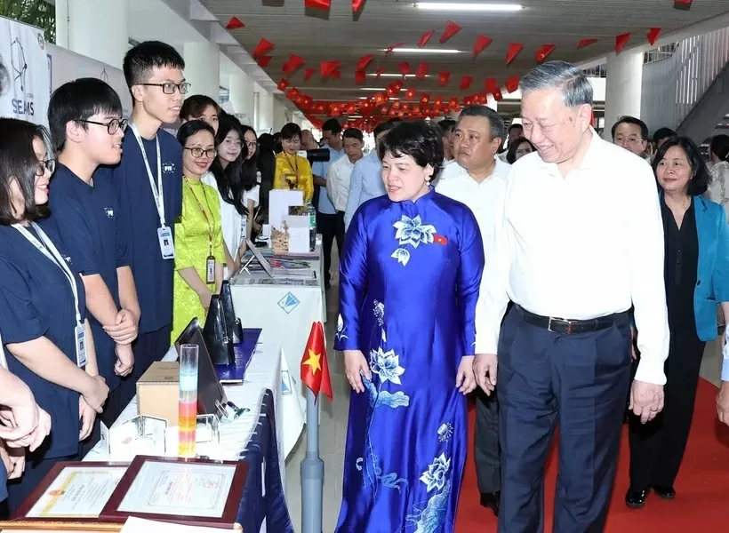 Party General Secretary To Lam requests promoting innovation, digital transformation in schools Party General Secretary To Lam requests promoting innovation, digital transformation in schools