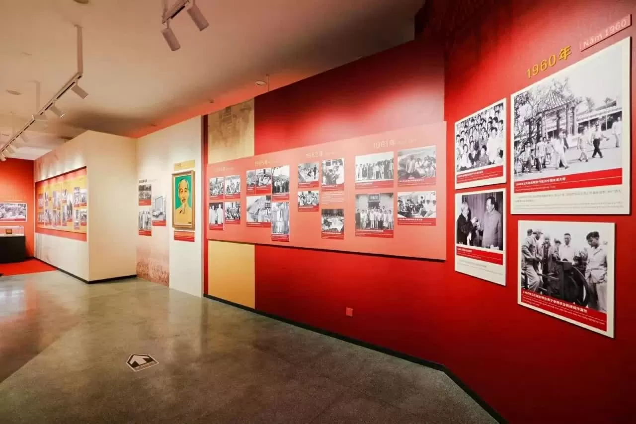 Opening of the thematic exhibition 'Revolutionary Road - Comrade Ho Chi Minh in China' in Guangzhou