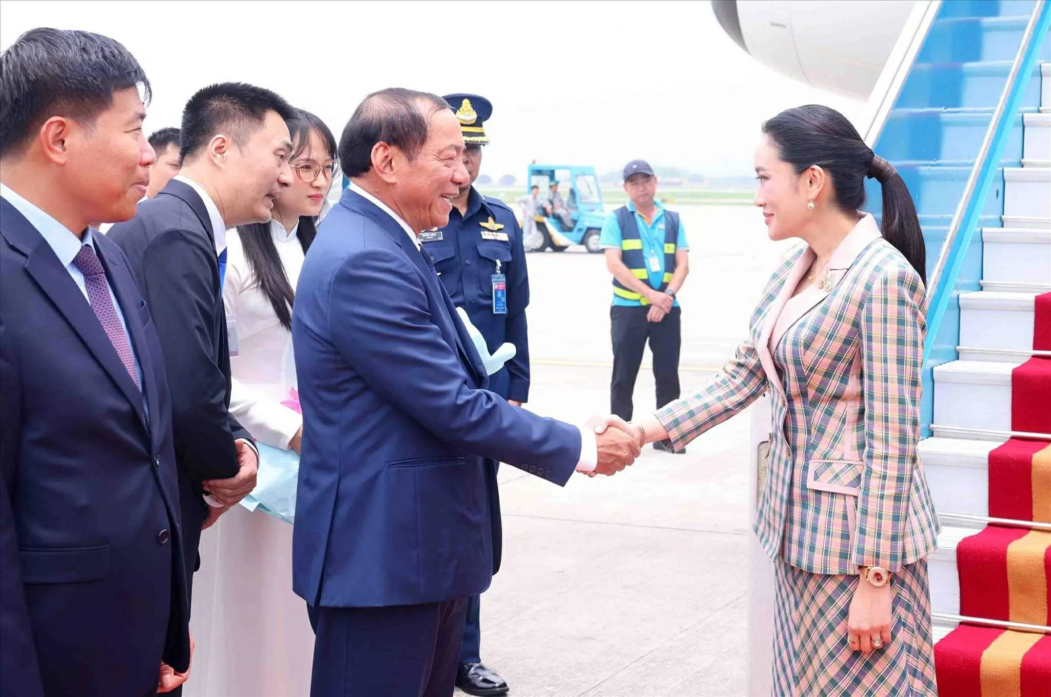 Thai Prime Minister Paetongtarn Shinawatra arrives in Hanoi, beginning official visit to Vietnam