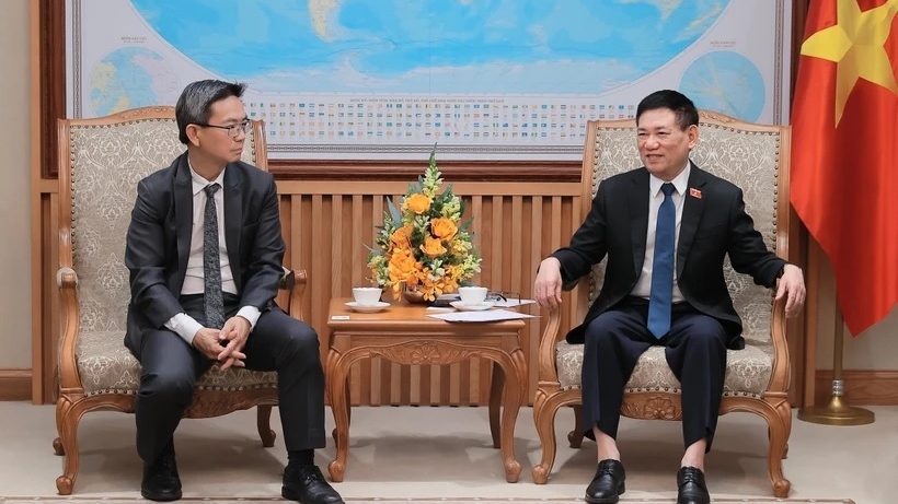 Deputy PM Ho Duc Phoc receives delegation from S&P Global Ratings in Hanoi