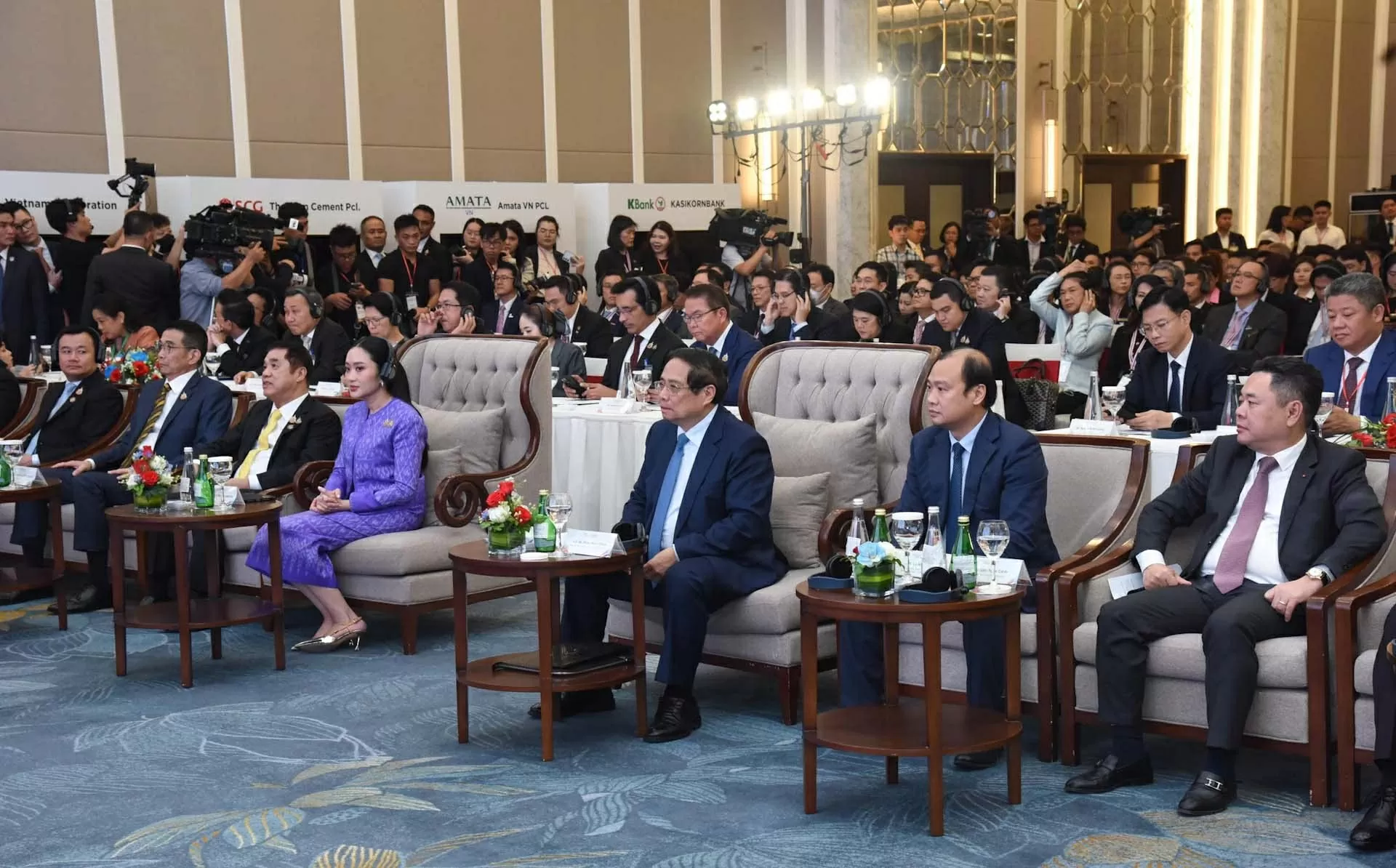 Vietnam, Thailand Prime Ministers co-chair business forum in Hanoi Vietnam, Thailand Prime Ministers co-chair business forum in Hanoi