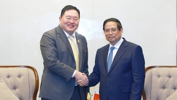 Prime Minister Pham Minh Chinh hosts leaders of seven Thai leading corporations