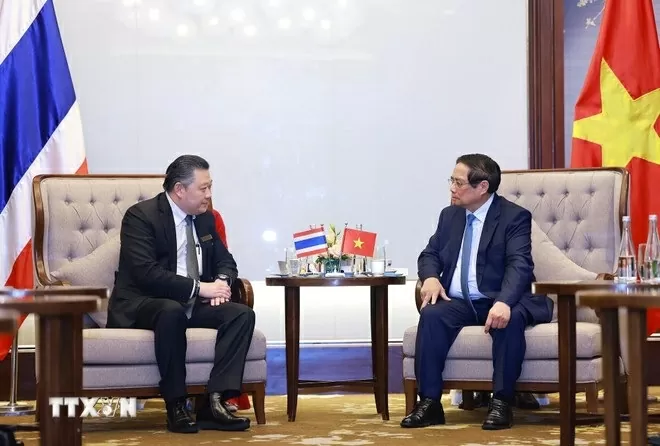 Prime Minister Pham Minh Chinh hosts leaders of seven Thai leading corporations