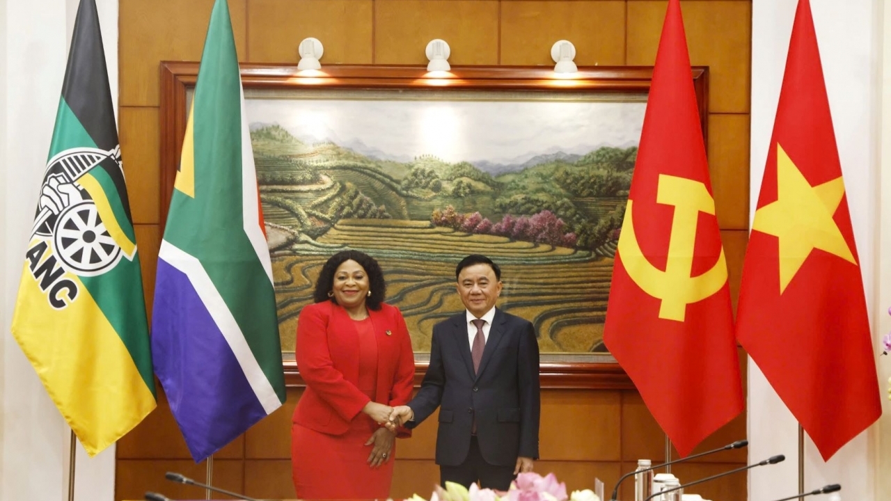 Vietnam, South Africa Party officials hold talks in Hanoi