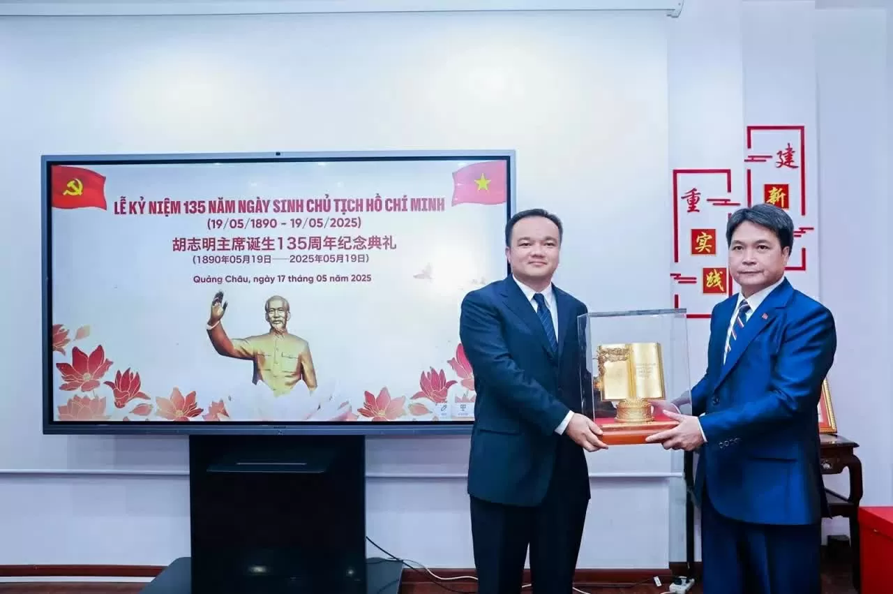 Ceremony to celebrate the 135th birthday of President Ho Chi Minh in Guangzhou, China