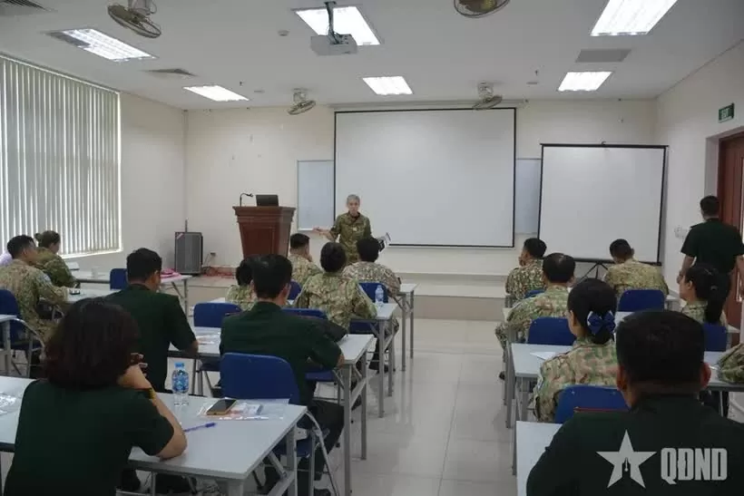 Officers and soldiers attend the training course. (Photo: qdnd.vn) Officers and soldiers attend the training course. (Photo: qdnd.vn)