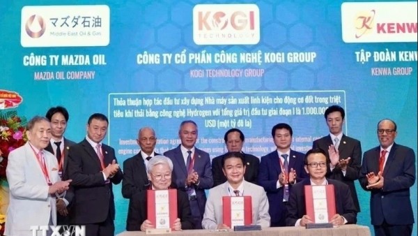 Landmark 6 billion USD investment agreement for green energy, oil refinery projects was signed in Ho Chi Minh City