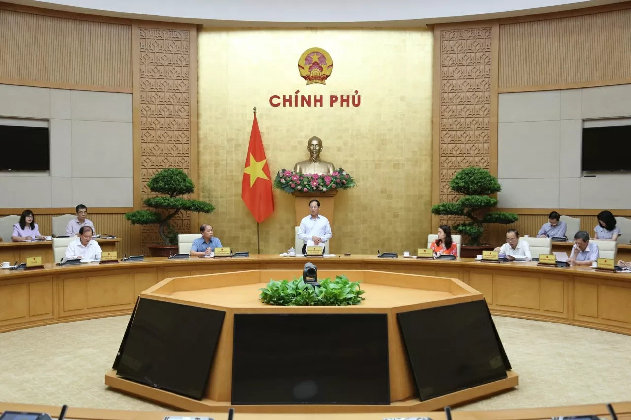 Deputy PM Bui Thanh Son chairs meeting to assess hosting of 4th P4G Summit in Vietnam Deputy PM Bui Thanh Son chairs meeting to assess hosting of 4th P4G Summit in Vietnam