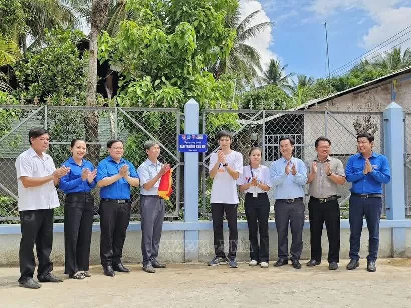 Singaporean students help build new playground for pupils in Ben Tre Singaporean students help build new playground for pupils in Ben Tre