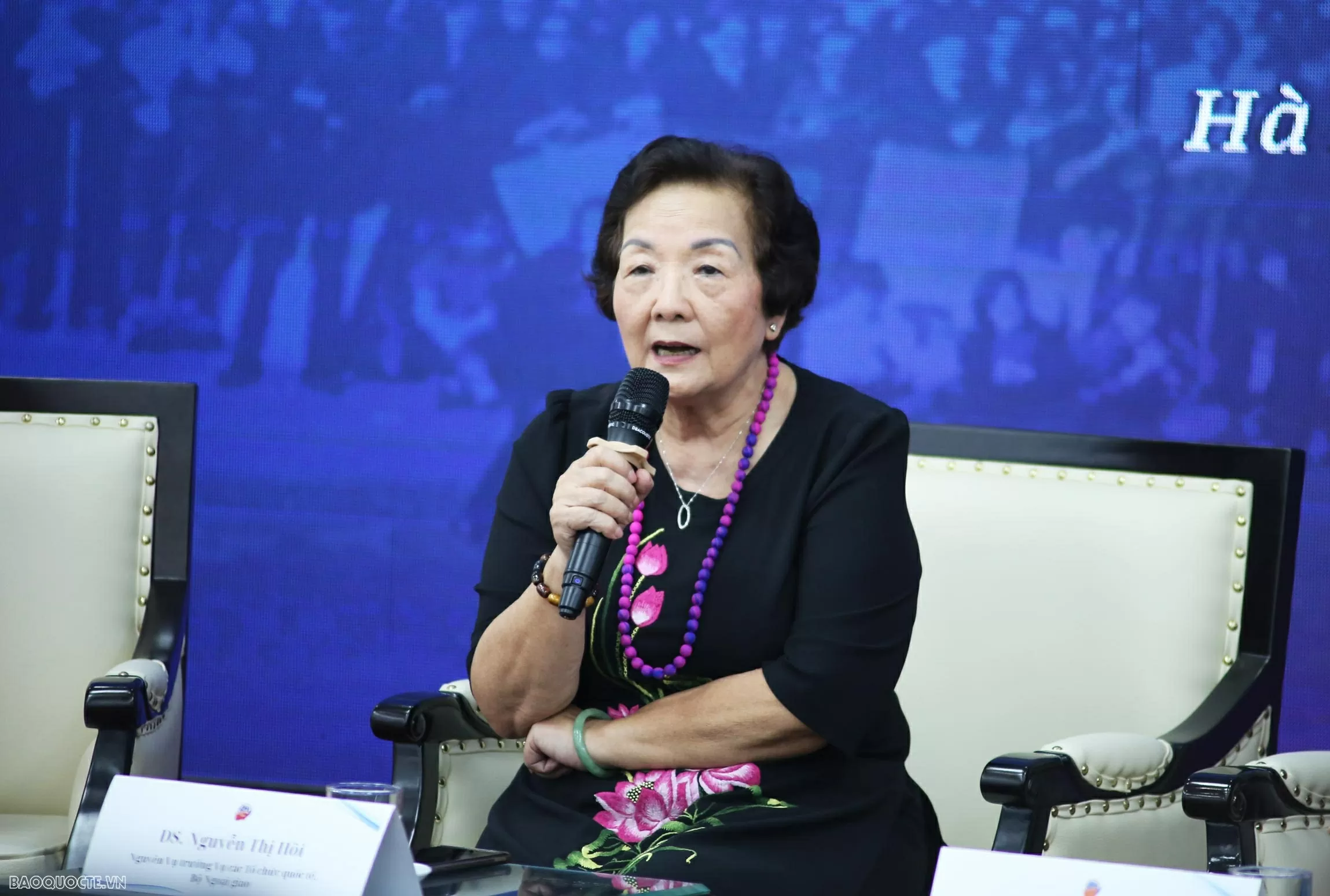 'Những người mẹ, người chị' phi thường trên mặt trận không tiếng súng 'Những người mẹ, người chị' phi thường trên mặt trận không tiếng súng