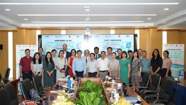 AIP Foundation launches new programme for ensuring safer journeys to school across Vietnam