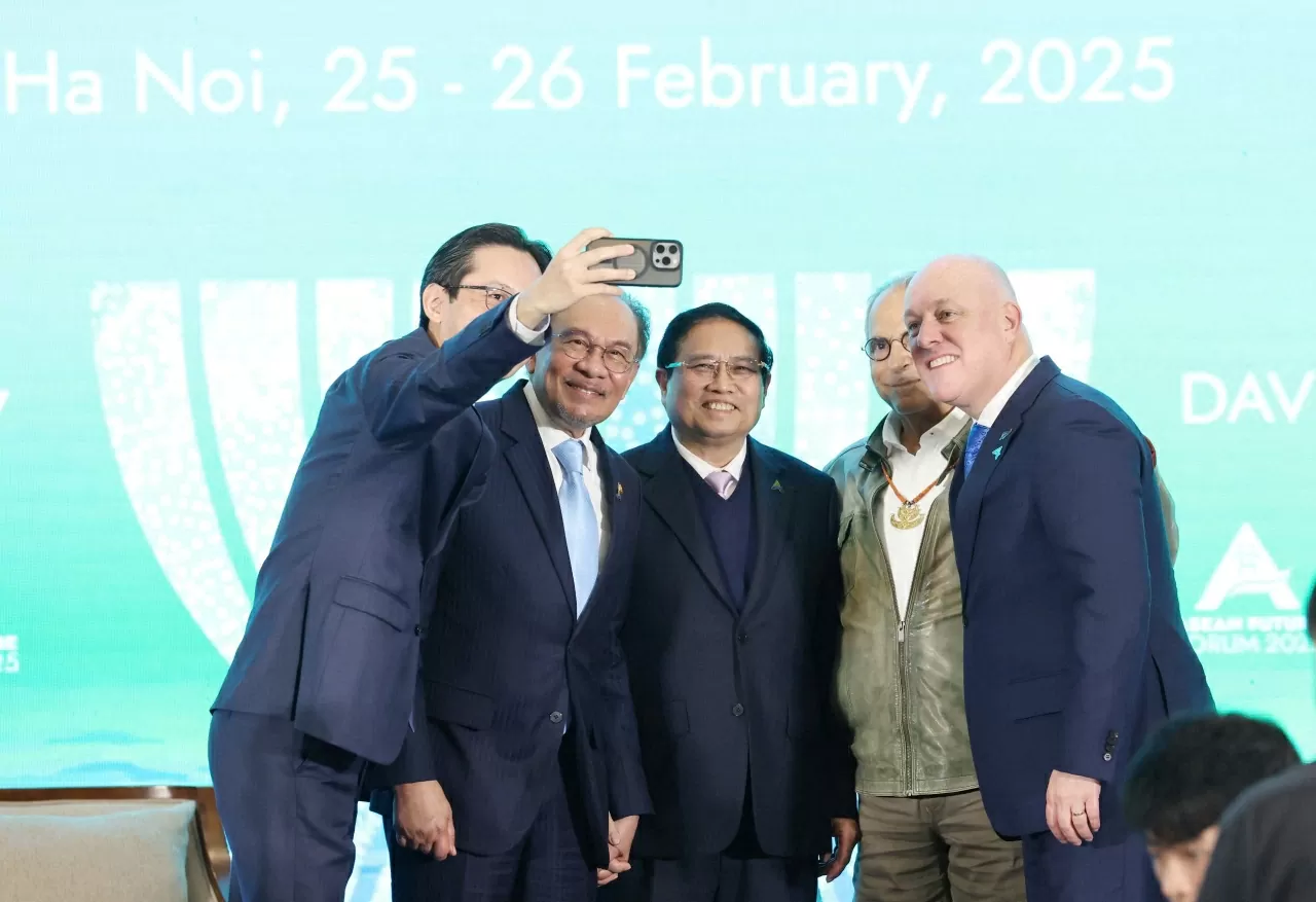 Three 'Uncertainties', three 'Selfs', three 'Trusts', and a 'Vietnamese Phenomenon' in the world Three 'Uncertainties', three 'Selfs', three 'Trusts', and a 'Vietnamese Phenomenon' in the world