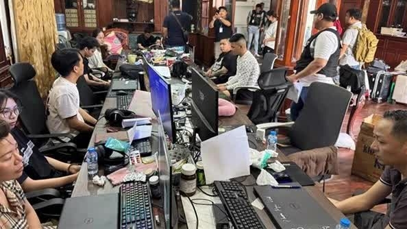 Joint Vietnamese-Lao police forces dismantle cross-border gambling ring in Laos