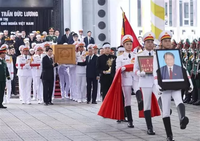 Memorial service held for former State President Tran Duc Luong