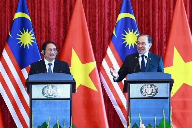 Vietnamese, Malaysian PMs hold joint press conference following Kuala Lumpur talks Vietnamese, Malaysian PMs hold joint press conference following Kuala Lumpur talks