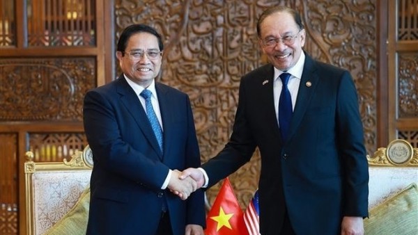 PMs talk measures for promoting Vietnam–Malaysia relations