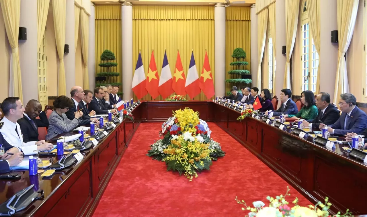 Vietnam, France Presidents hold talks in Hanoi Vietnam, France Presidents hold talks in Hanoi