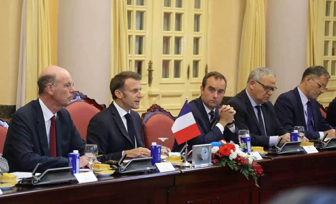 Vietnam, France Presidents hold talks in Hanoi Vietnam, France Presidents hold talks in Hanoi
